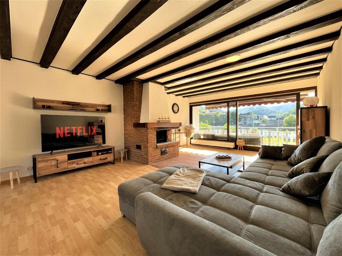 Traumaussicht Kamin Balkon Burgblick 65 Zoll Tv Netflix Sky Joyn Lindenplatz Apartment Bullay