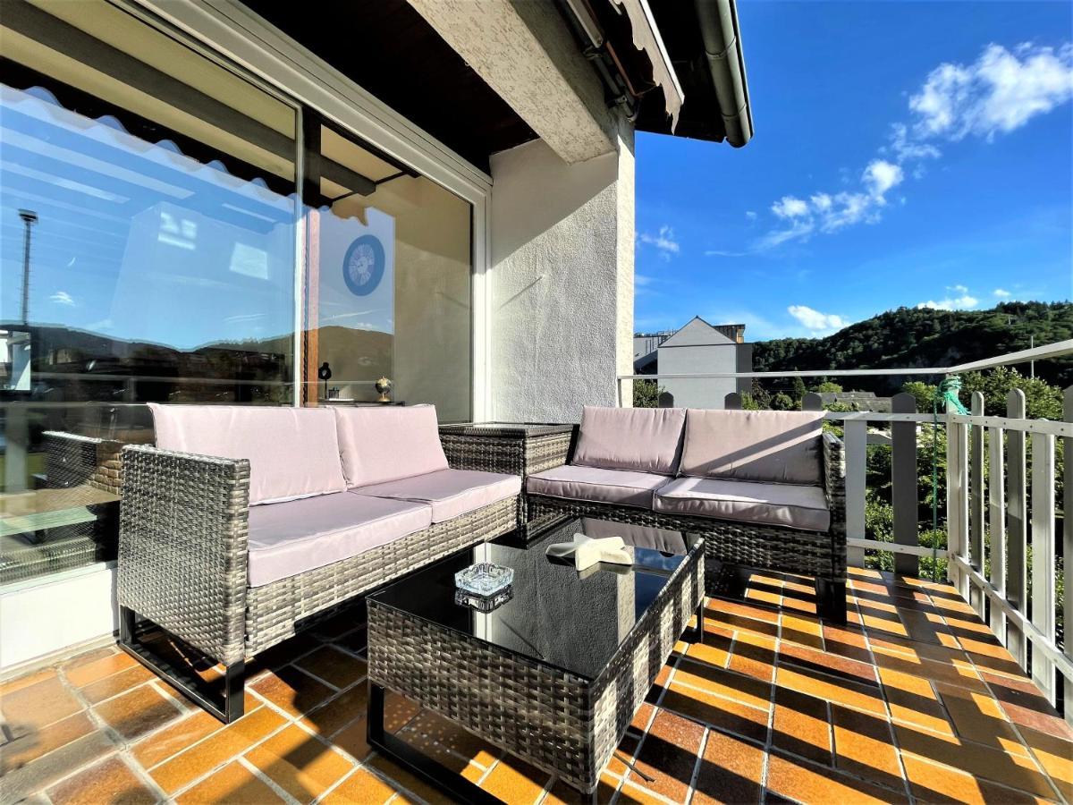 Traumaussicht Kamin Balkon Burgblick 65 Zoll Tv Netflix Sky Joyn Lindenplatz Bullay